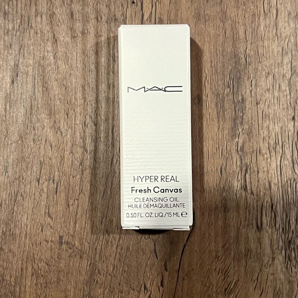 NWT MAC Hyper Real Fresh Canvas Cleansing Oil, 0.50 fl oz